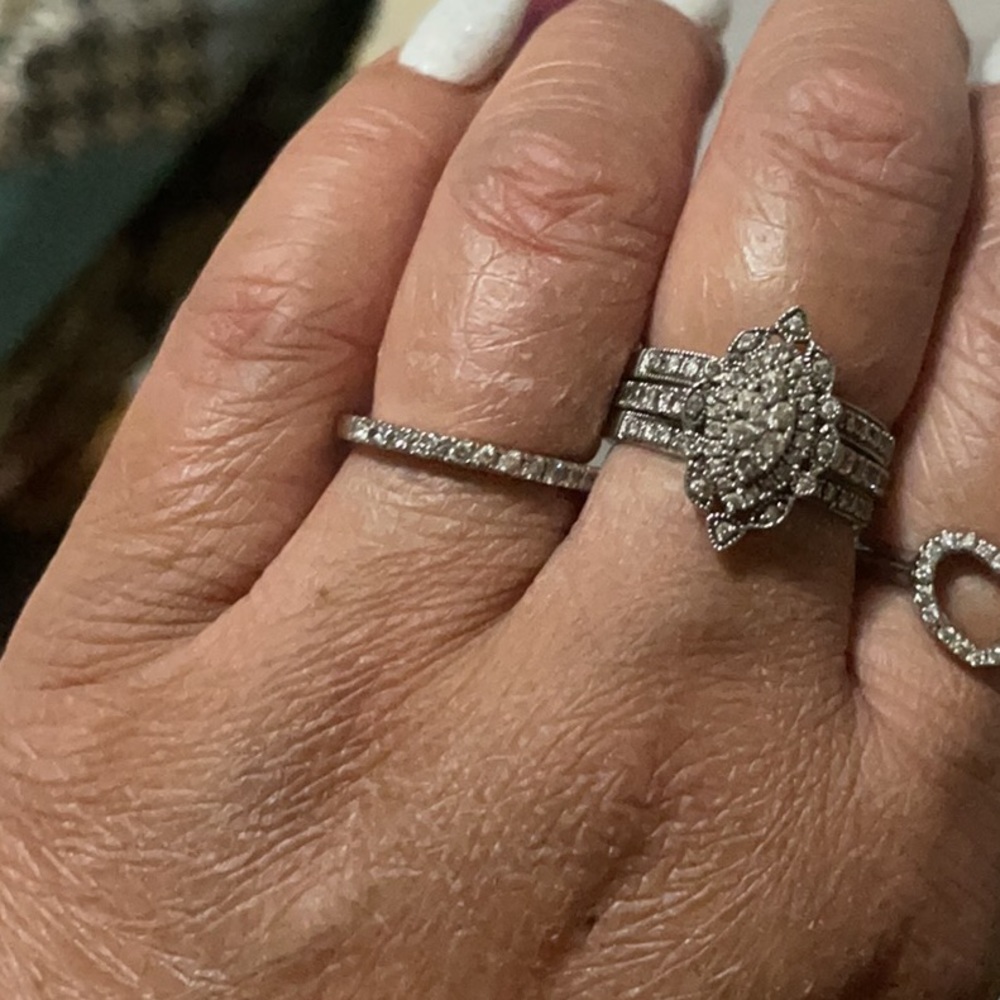 18k solid white gold diamonds ring - Picture 14 of 14